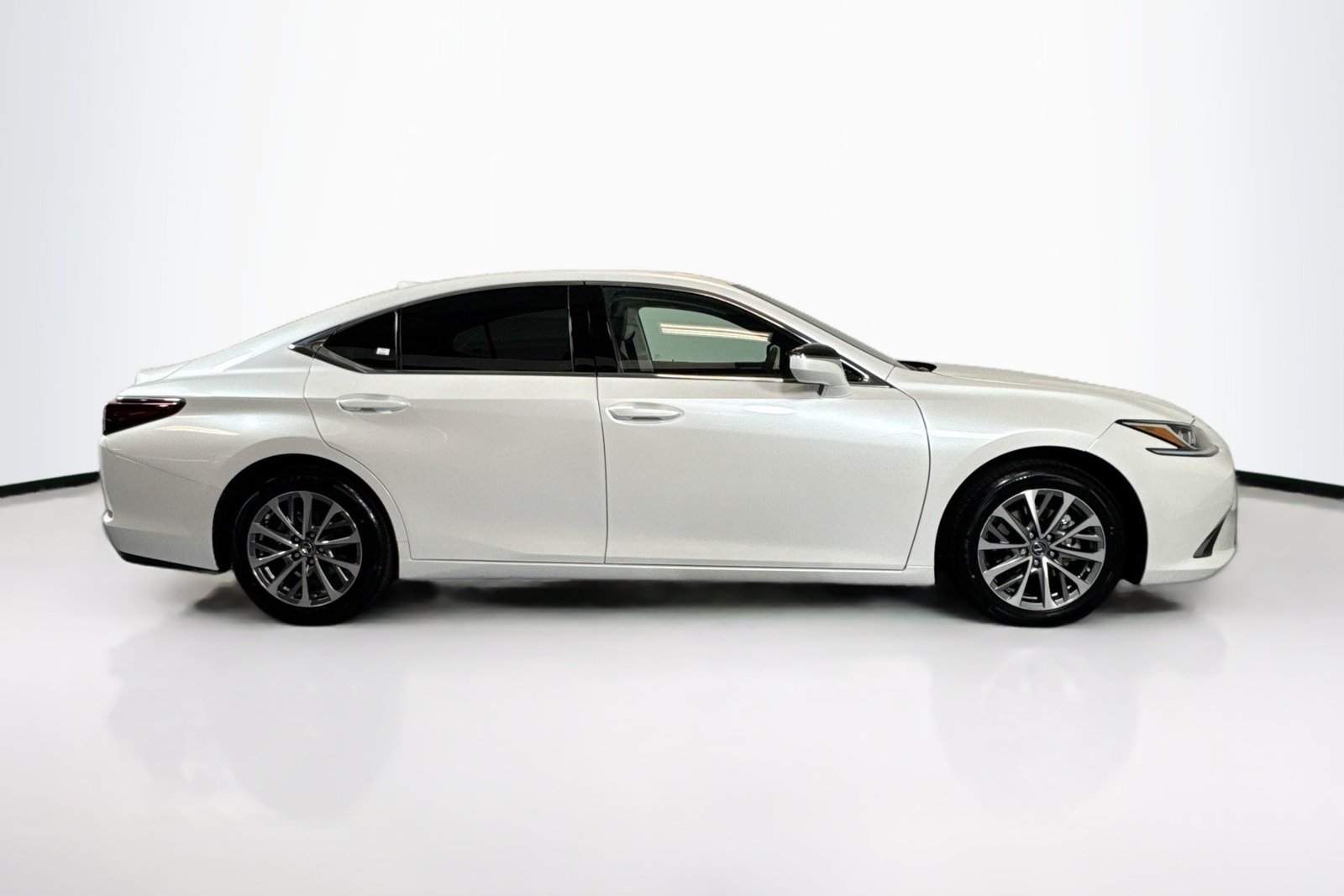 Used 2023 White Lexus ES 350 image 4