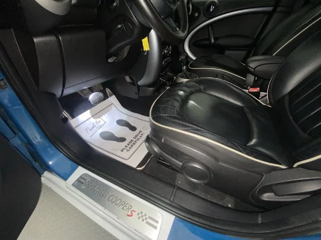 Used 2012 Blue MINI Base image 12