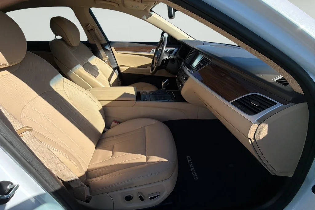Used 2015 White Hyundai 3.8 image 14