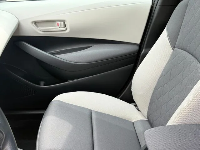 Certified Used 2025  Toyota LE image 9