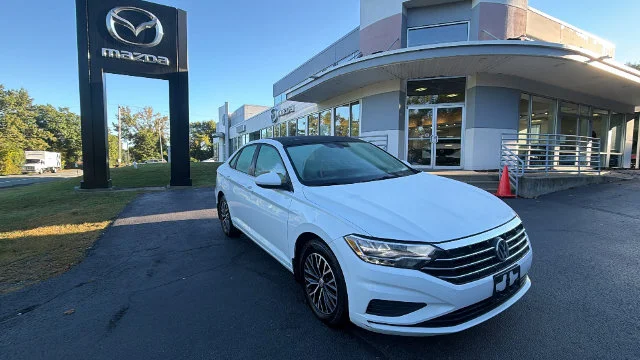 Used 2019 White Volkswagen 1.4T SE image 3