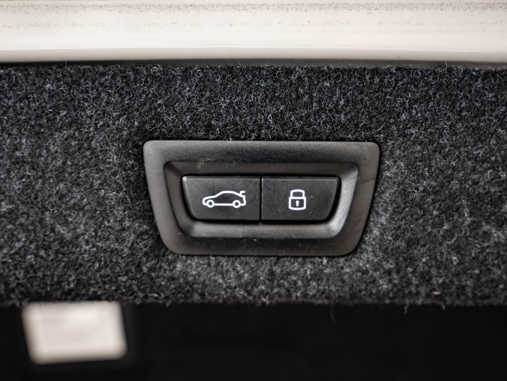 Used 2023 Alpine White BMW 530i xDrive image 21