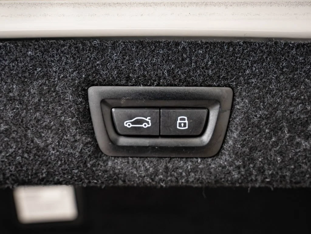 Used 2023 Alpine White BMW 530i xDrive image 21