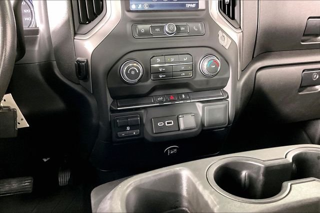 Used 2023 White Chevrolet Custom image 9
