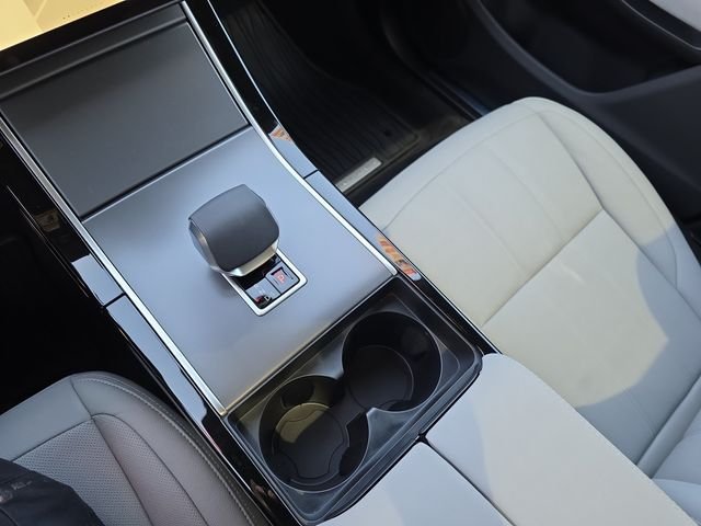 New 2026 Tribeca Blue Land Rover S image 18