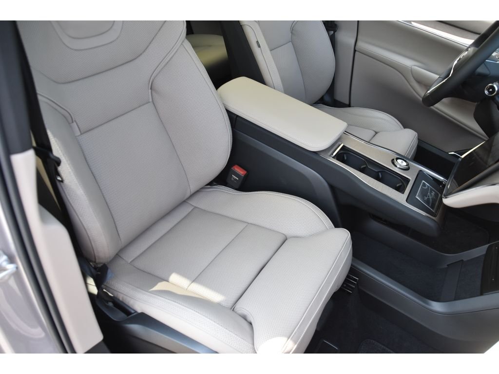 2026 Volvo EX90 Ultra - Photo 31