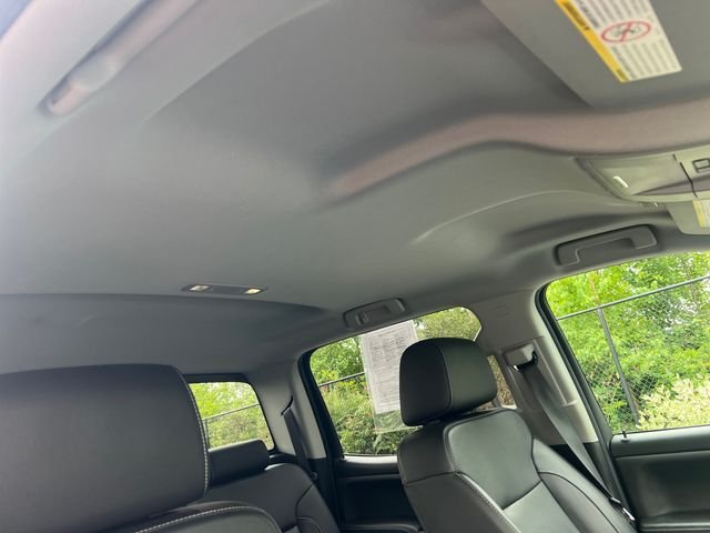 Used 2018 White Frost GMC SLE image 19