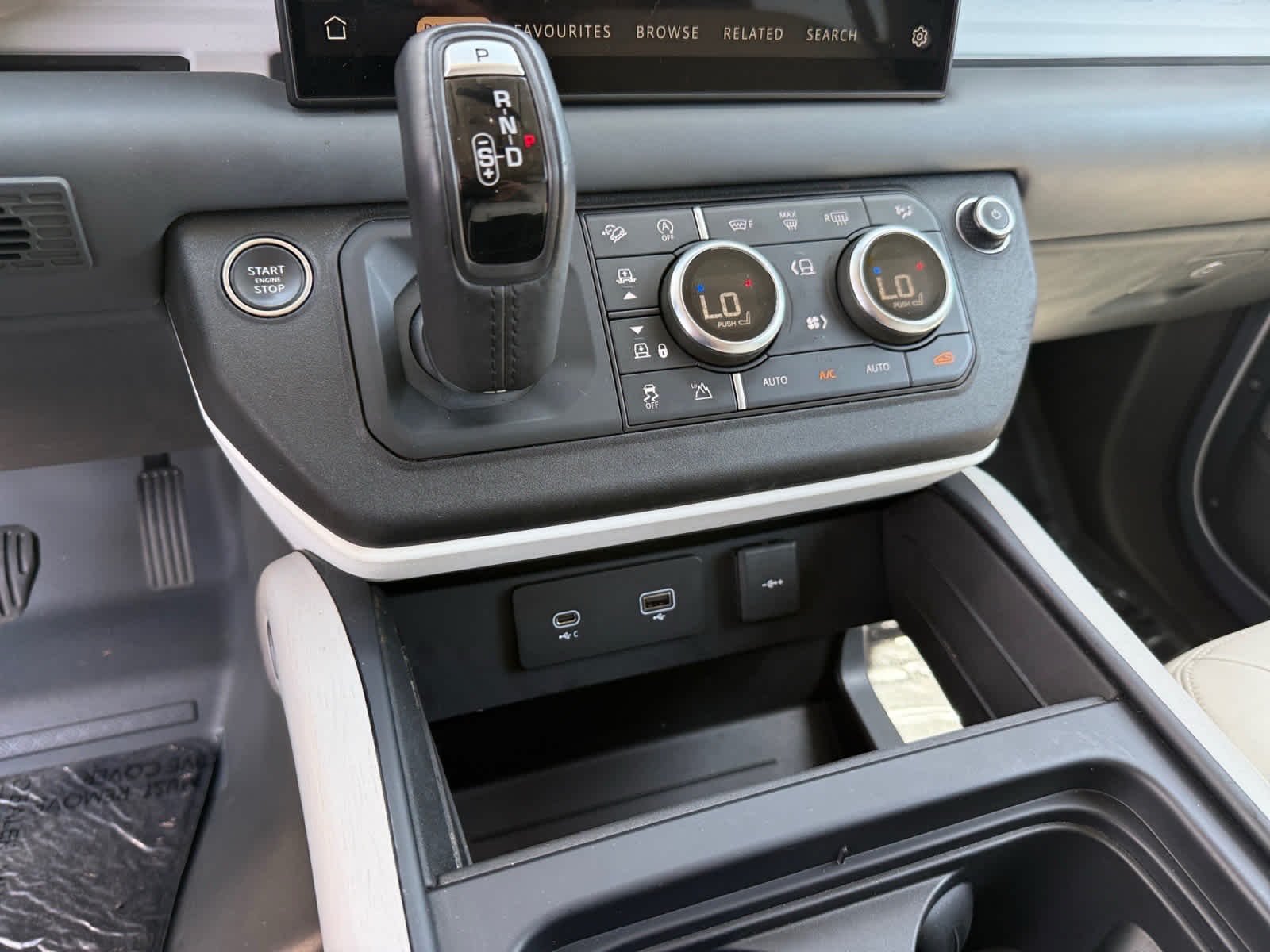 Used 2024 Hakuba Silver Metallic Land Rover S image 20