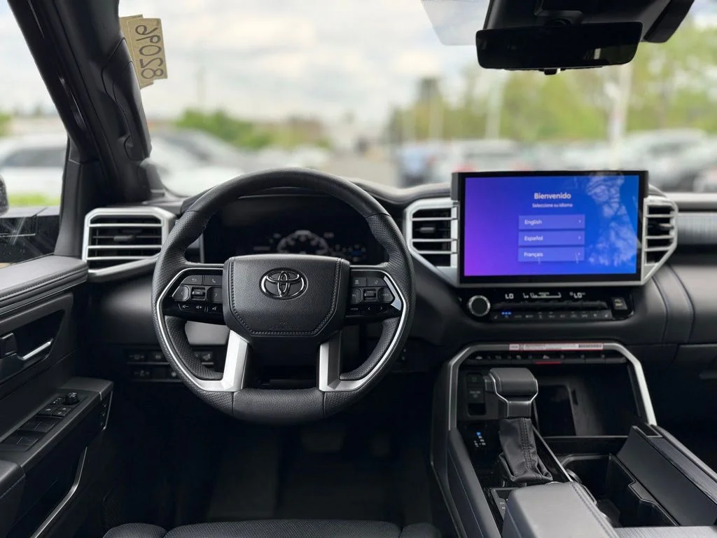Certified Used 2025  Toyota Platinum image 26