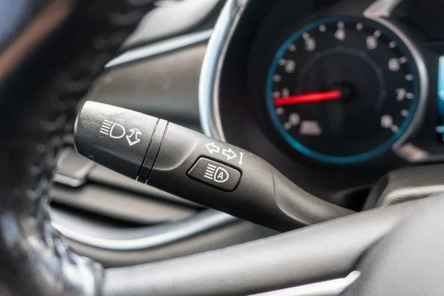 Used 2018 White Chevrolet Premier image 25