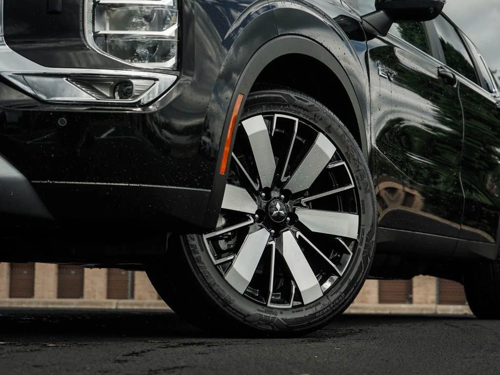 New 2026 Black Diamond Mitsubishi SE S-AWC image 6