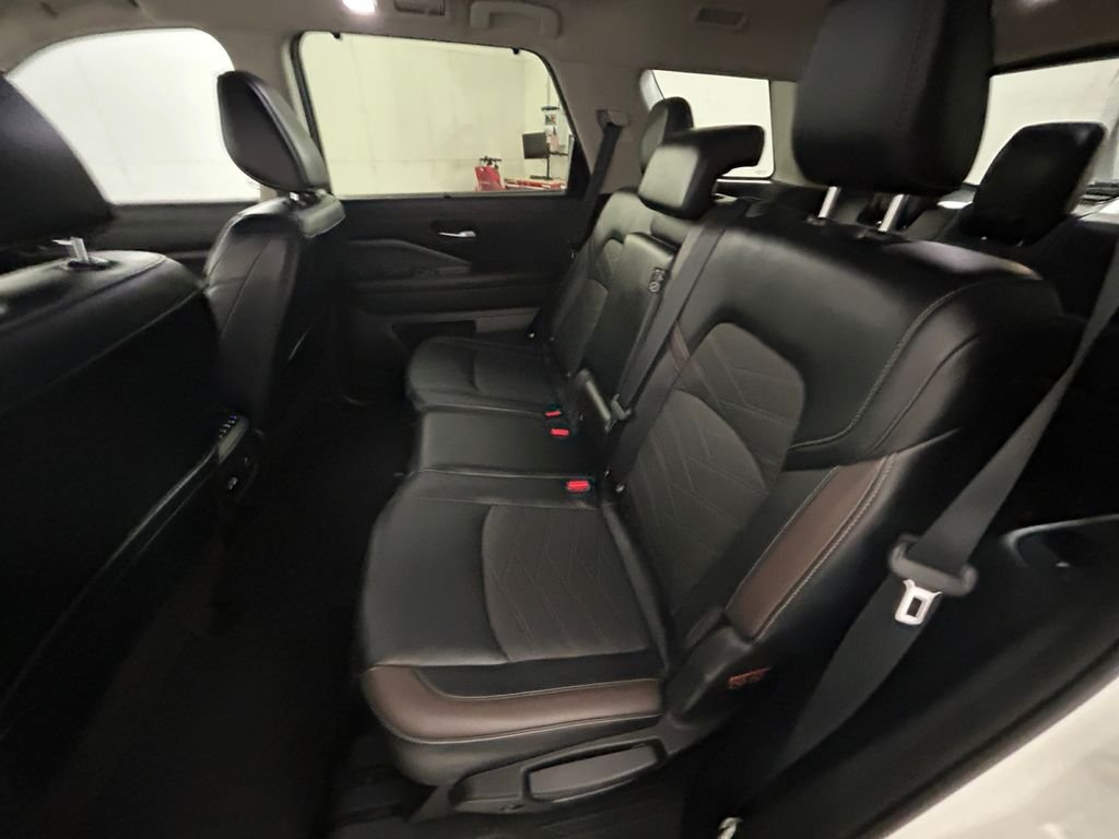 2023 Nissan Pathfinder Platinum - Photo 19
