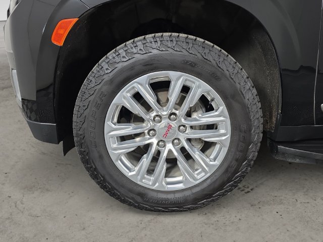 Used 2024 Onyx Black GMC SLT image 9