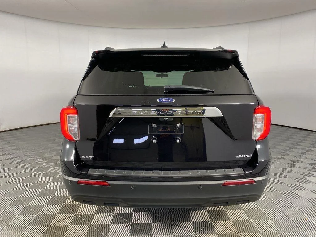 Used 2023 Black Metallic Ford XLT image 11