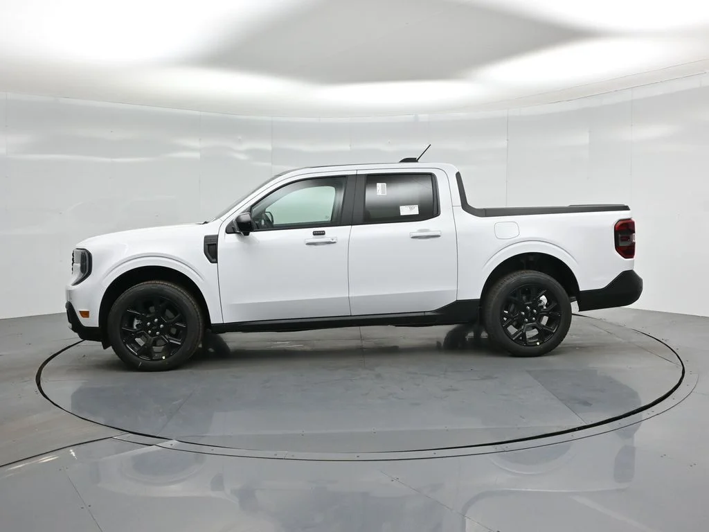 New 2026 Oxford White Ford Lariat image 29
