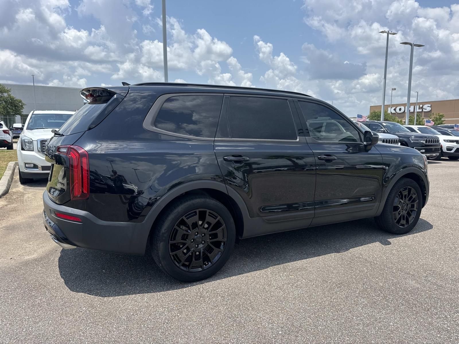 Used 2021 Black Kia EX image 6