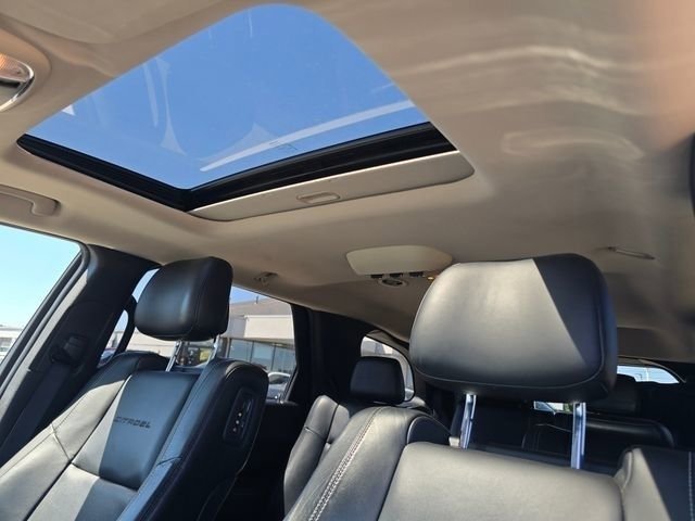 Used 2017 Vice White Tri-Coat Pearl Dodge Citadel image 6
