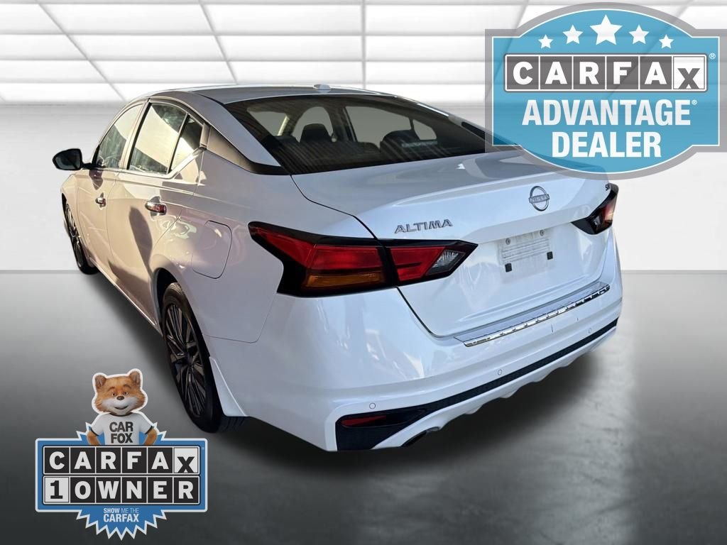 Used 2023 White Nissan SV FWD image 5