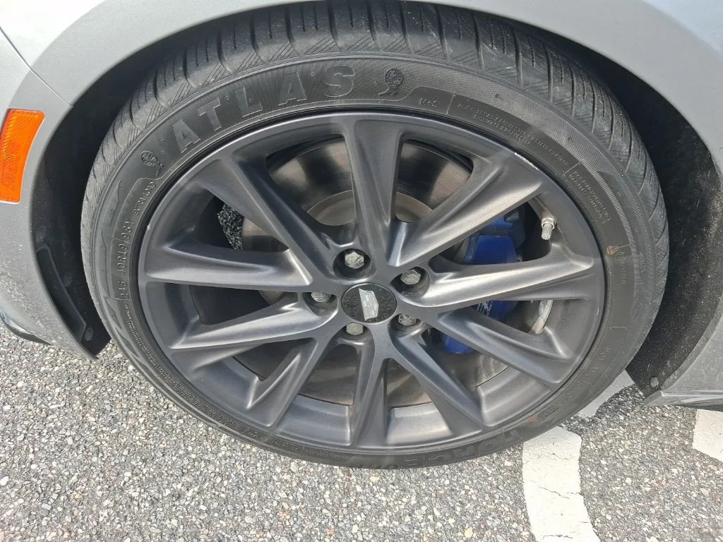 Used 2023 Silver Cadillac V-Series image 17