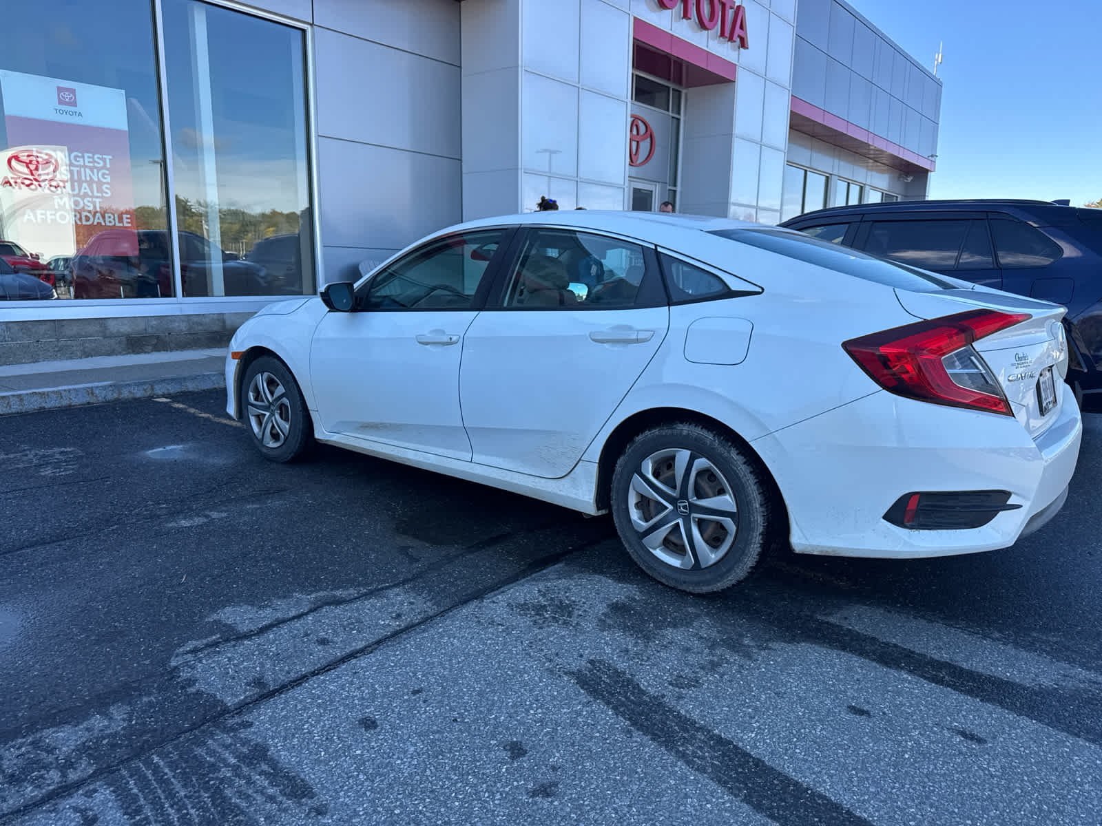 Used 2016 White Honda LX image 2