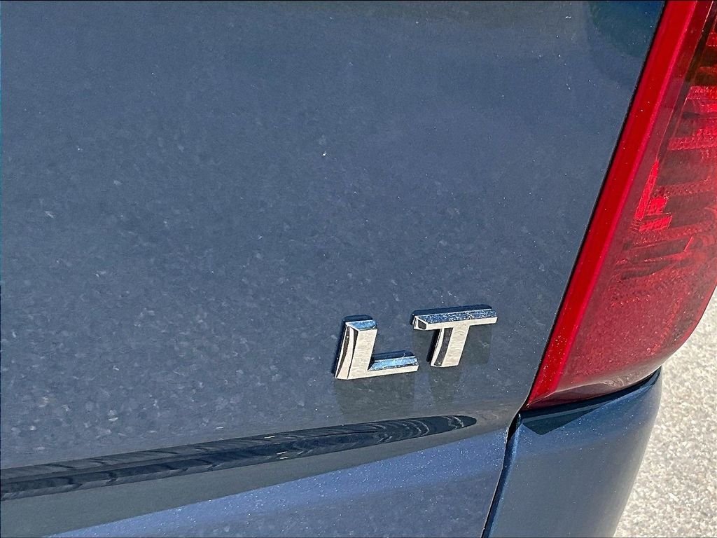 Used 2024 Lakeshore Blue Metallic Chevrolet LT image 28