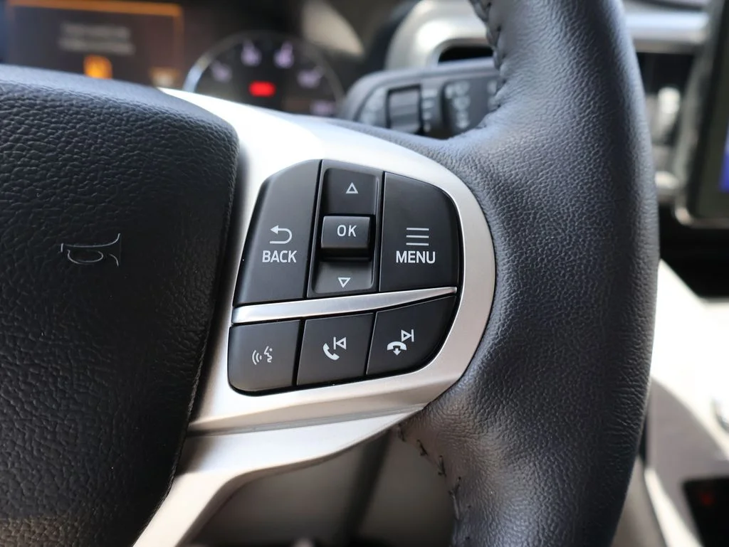 Certified Used 2023 Black Metallic Ford XLT image 30