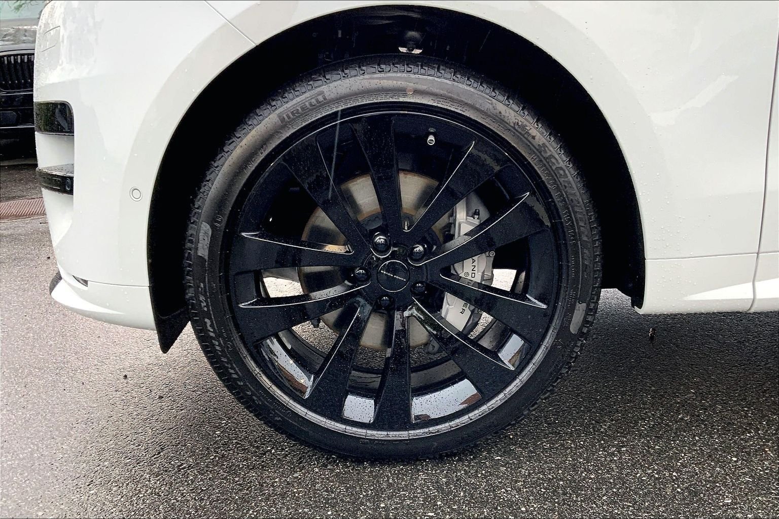 New 2026 Fuji White Land Rover Dynamic SE image 11