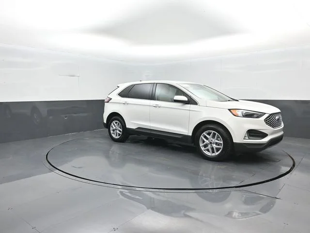 Certified Used 2024 White Metallic Ford SEL image 2