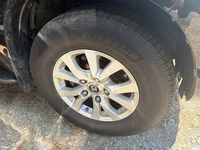 Used 2017  Toyota Base image 9