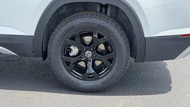 New 2026 White Volkswagen 2.0T Peak Edition image 5
