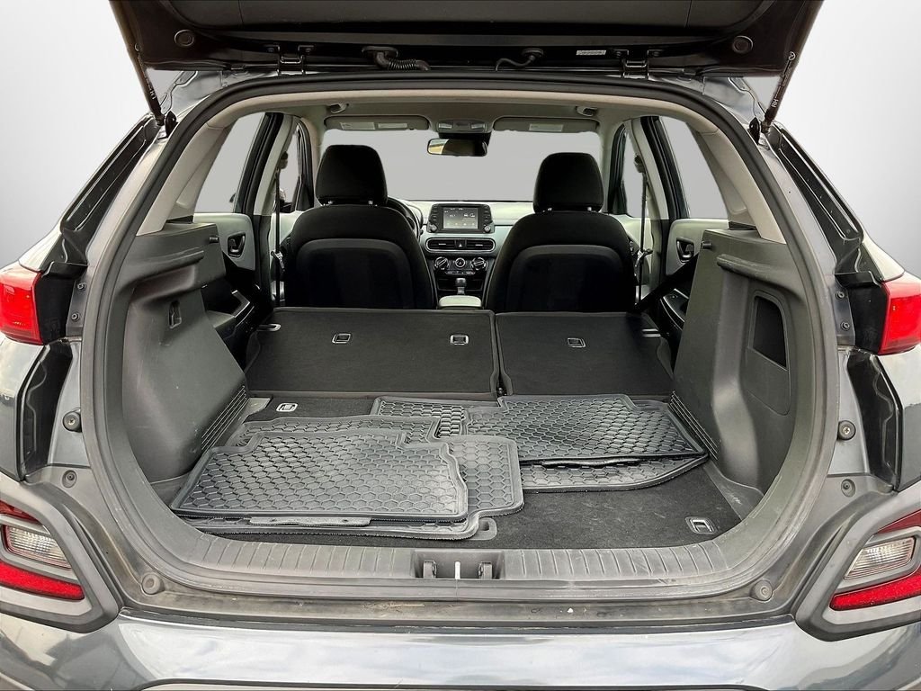 Used 2019 Gray Hyundai SE image 8