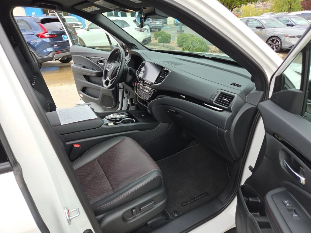 Used 2024 Platinum White Pearl Honda AWD BLACK EDITION image 14