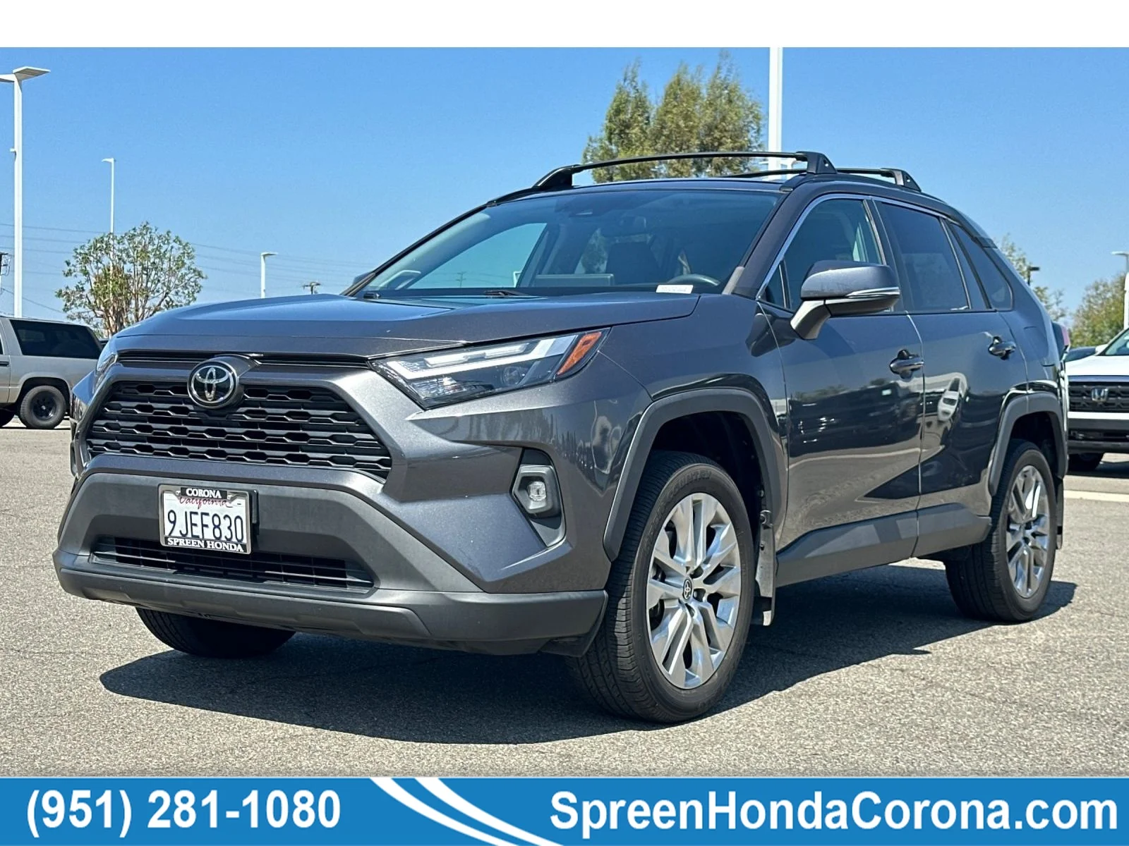 Used 2023 Magnetic Gray Metallic Toyota XLE Premium image 1