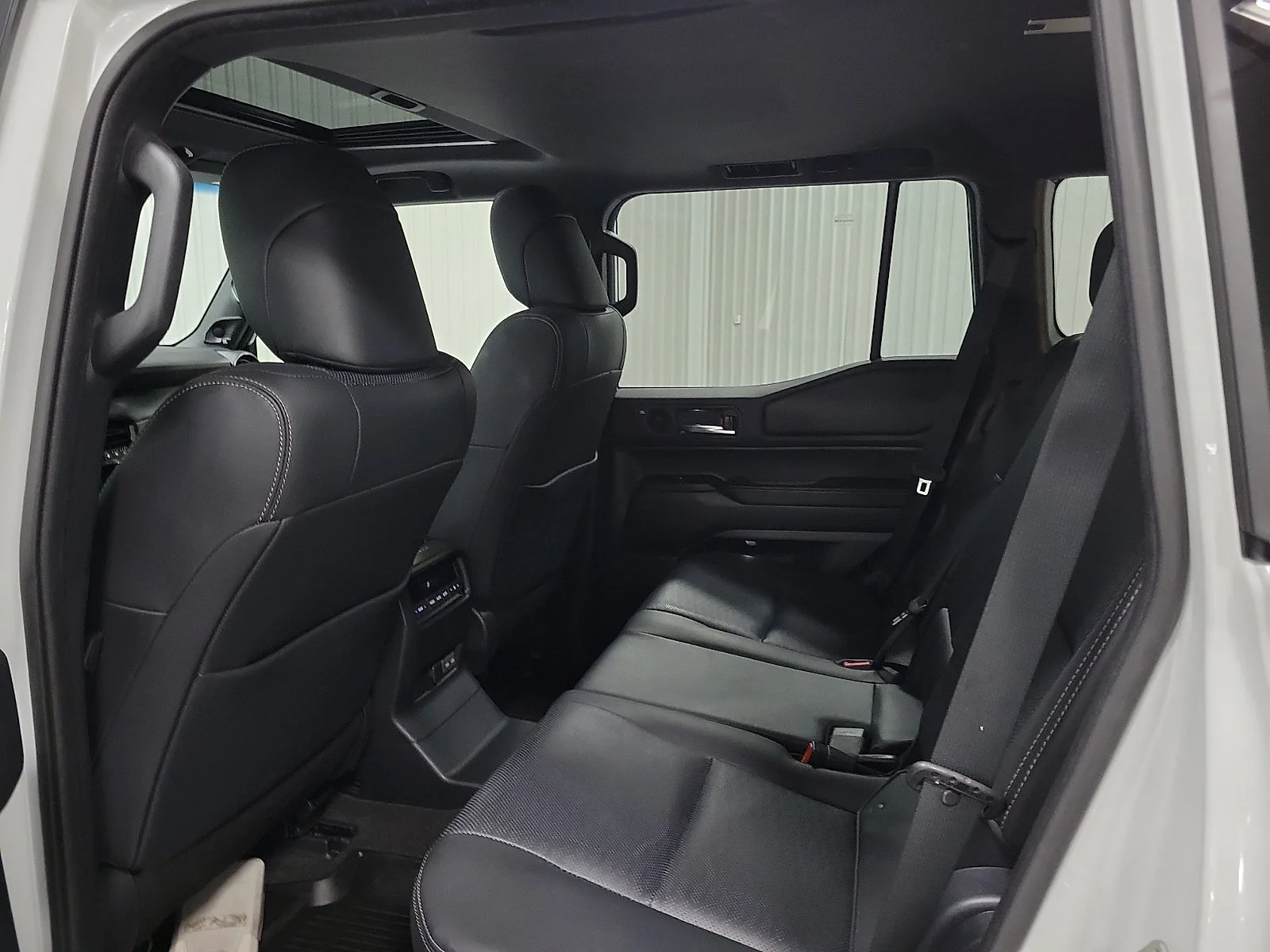 Used 2025 WIND CHILL PEARL Toyota  image 9