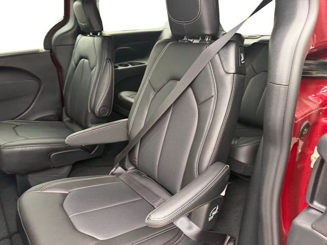 New 2026 Red Hot Pearl-Coat Exterior Paint Chrysler Select image 10