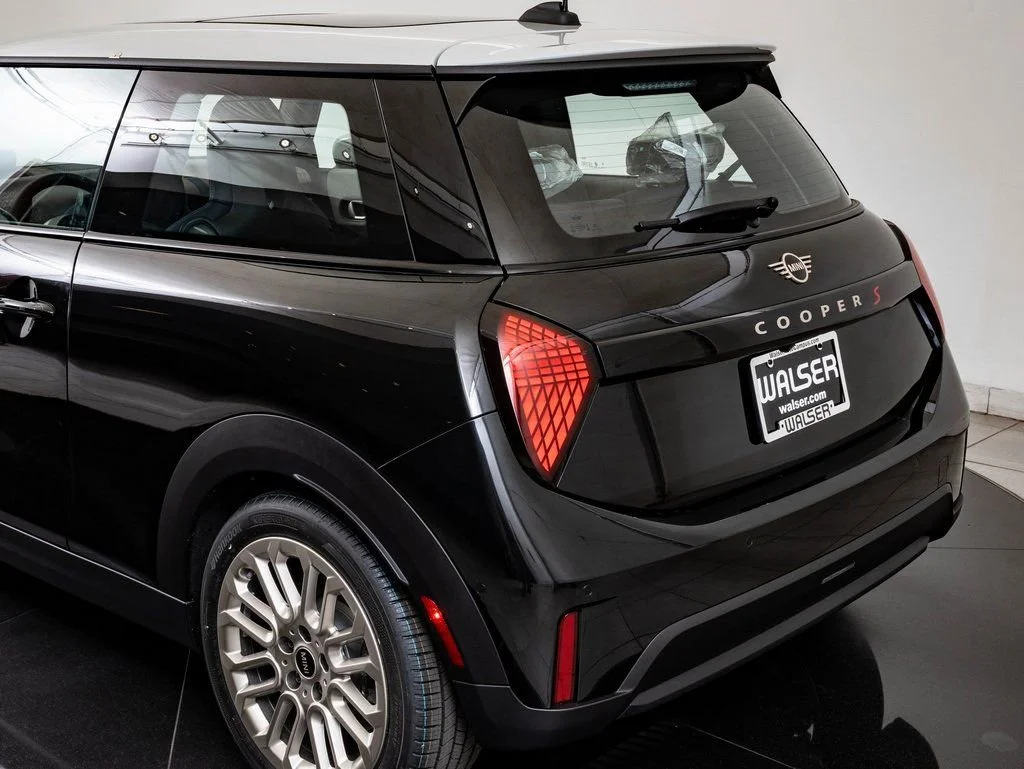 2026 MINI Hardtop 2 Door S - Photo 19