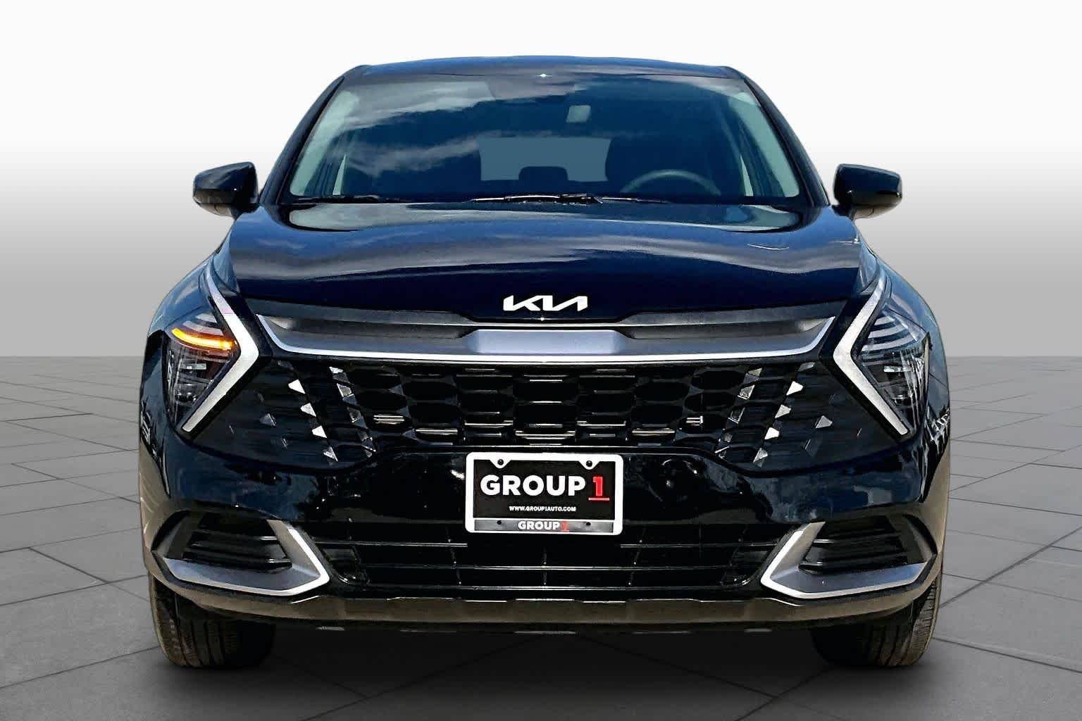 Used 2024 Fusion Black Kia LX image 4