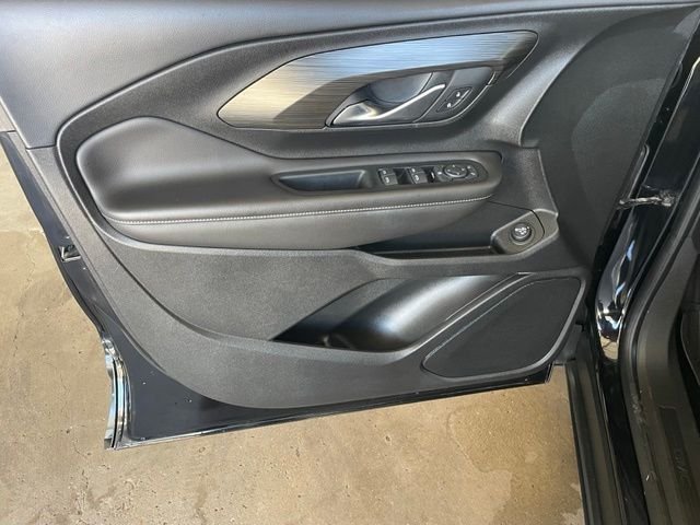 Used 2022 Black GMC SLE image 26