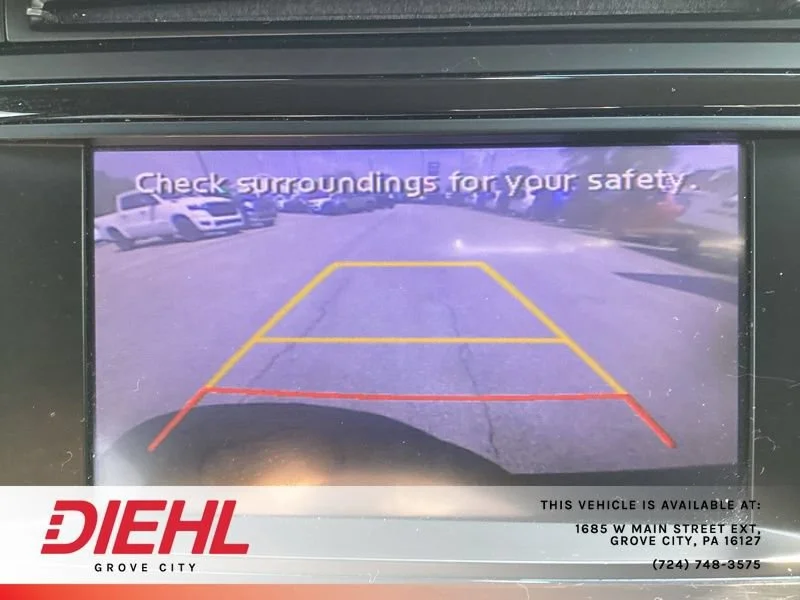 Used 2018 Black Hyundai SE image 19