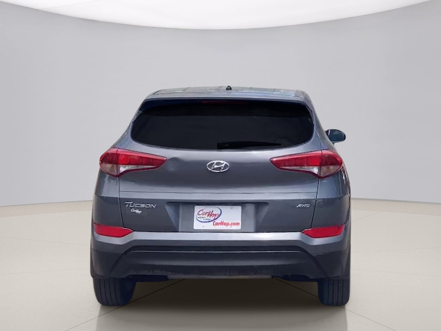 Used 2018 Gray Hyundai SE image 4
