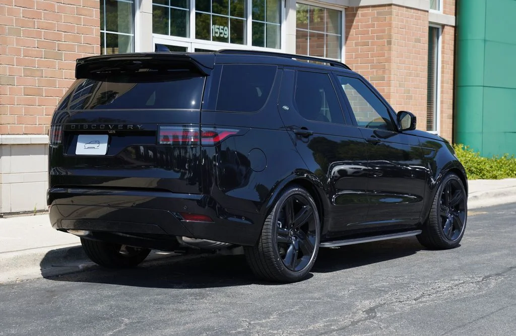 New 2026 Santorini Black Land Rover Dynamic SE image 6