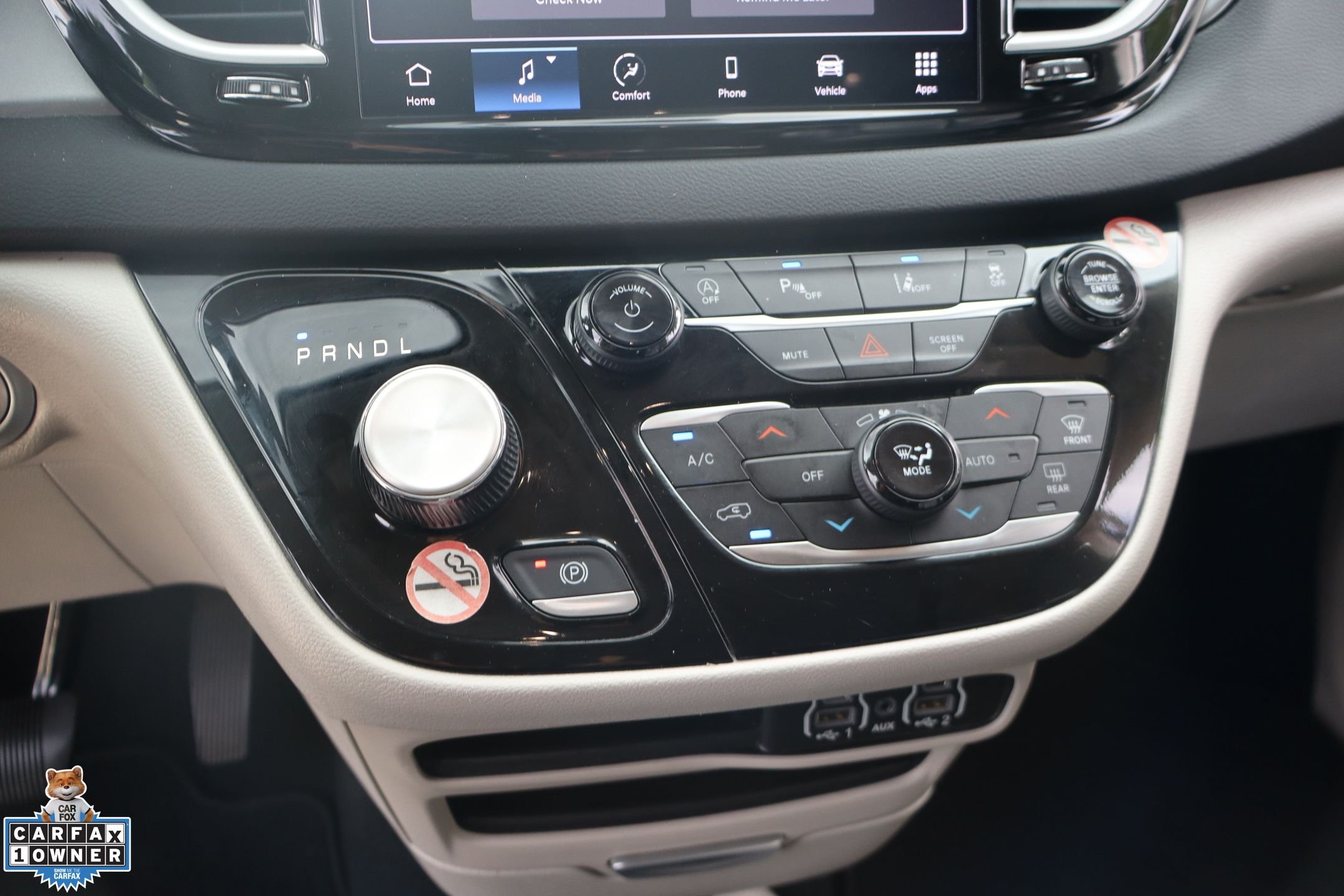 Used 2023 White Chrysler Touring L image 20
