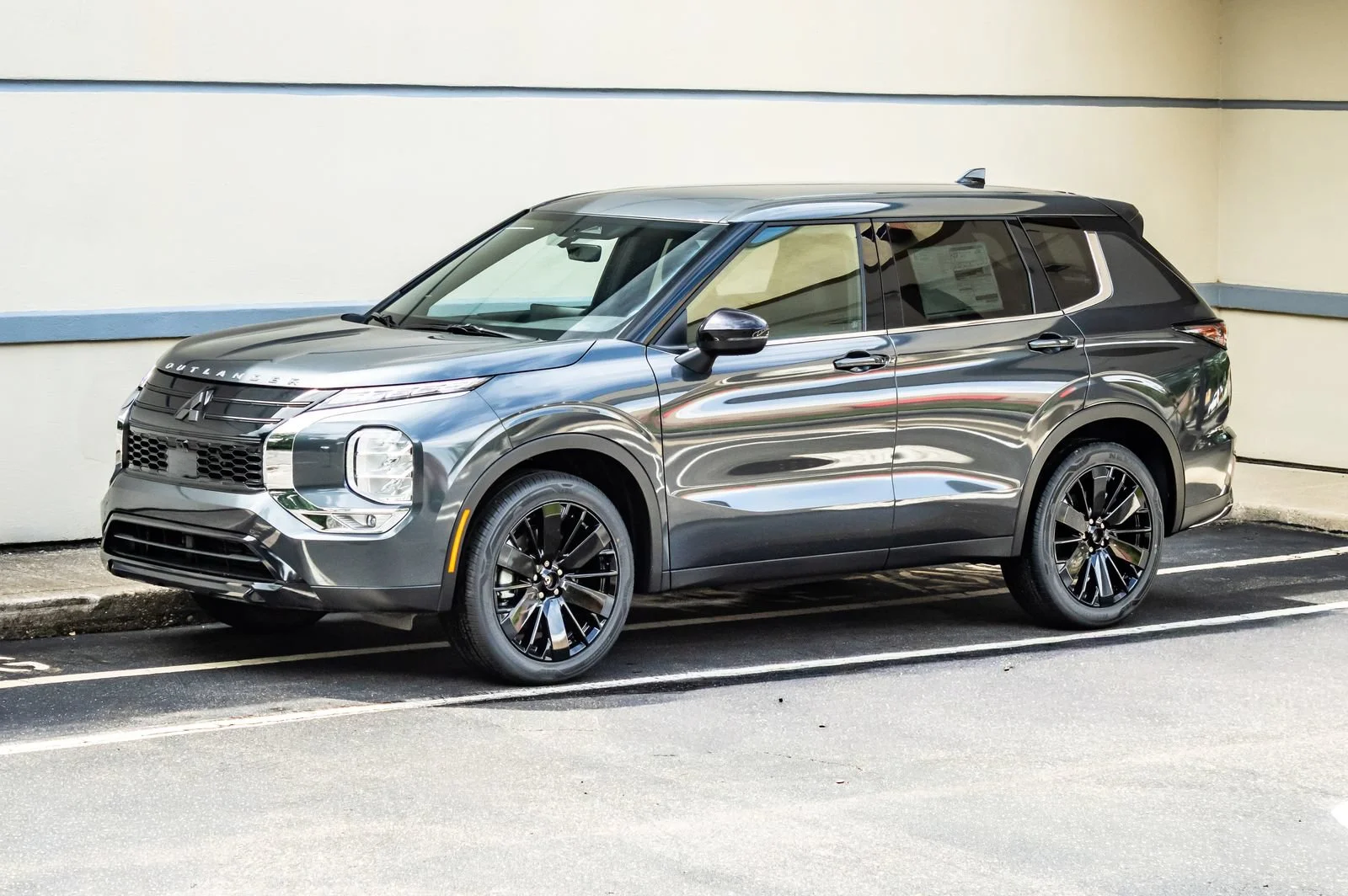 New 2026 Gray Mitsubishi LE image 3