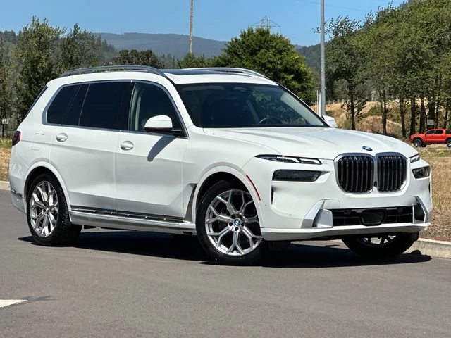 2025 BMW X7 xDrive40i