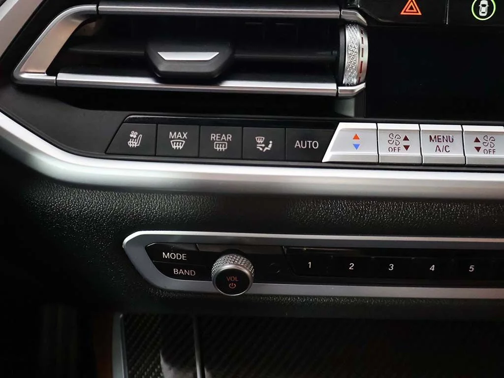 Used 2022 Black BMW M50i image 53