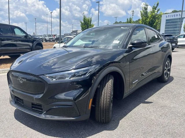 New 2026 Shadow Black Ford Select image 5