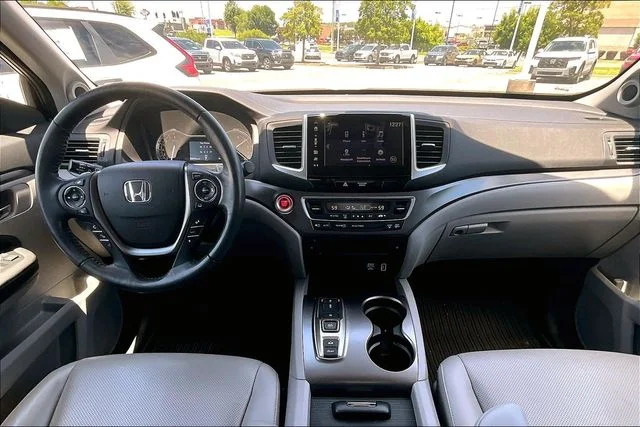Used 2020 Lunar Silver Metallic Honda RTL image 7