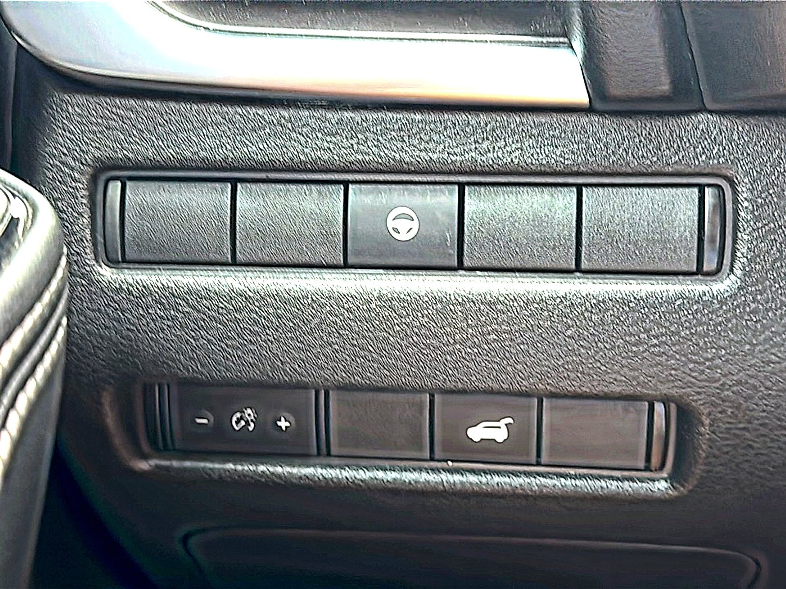 Used 2021 Gun Metallic Nissan SL FWD image 36