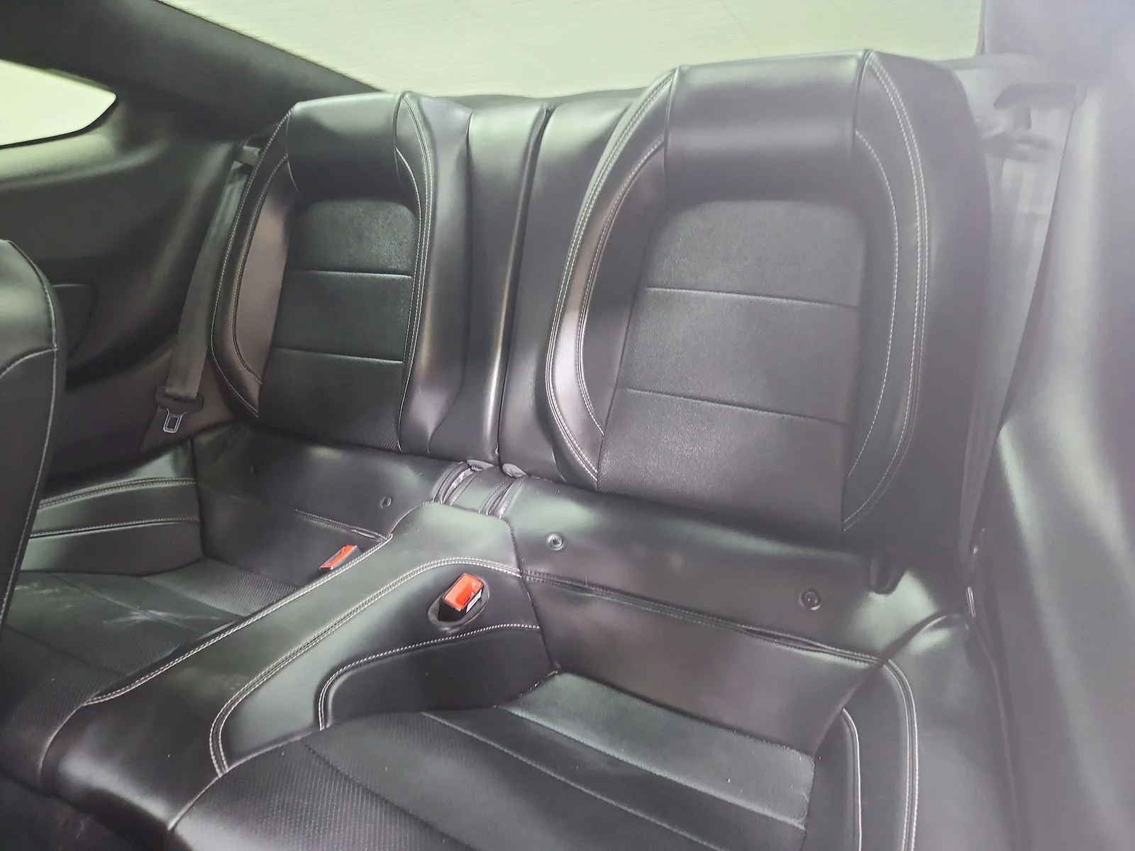 Used 2019 White Ford GT Premium image 10