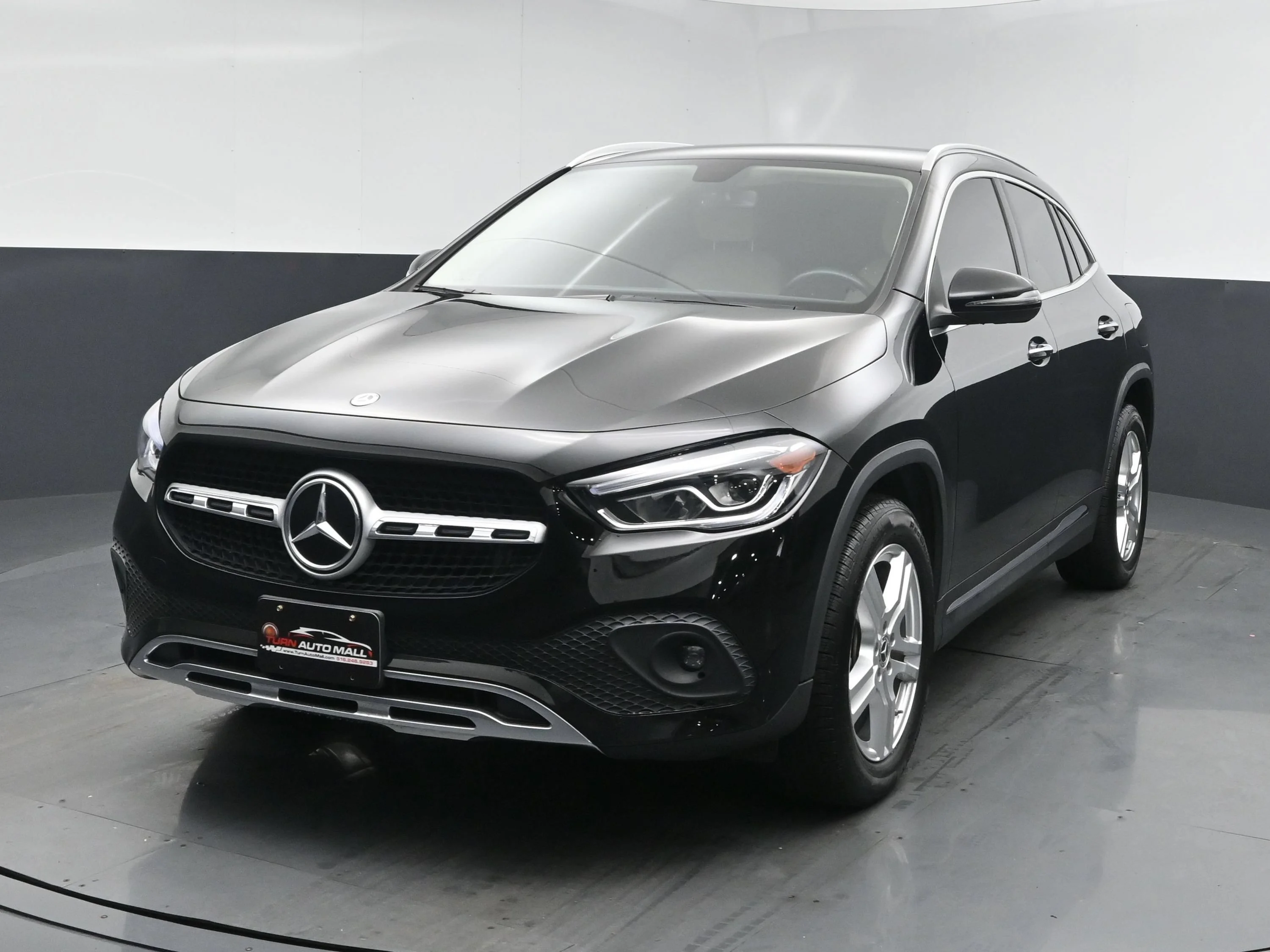 Used 2021 Night Black Mercedes-Benz GLA 250 image 1